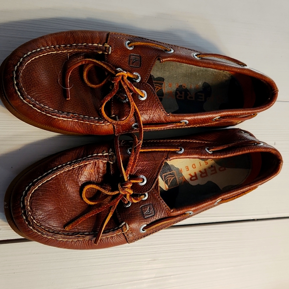 Perry top siders